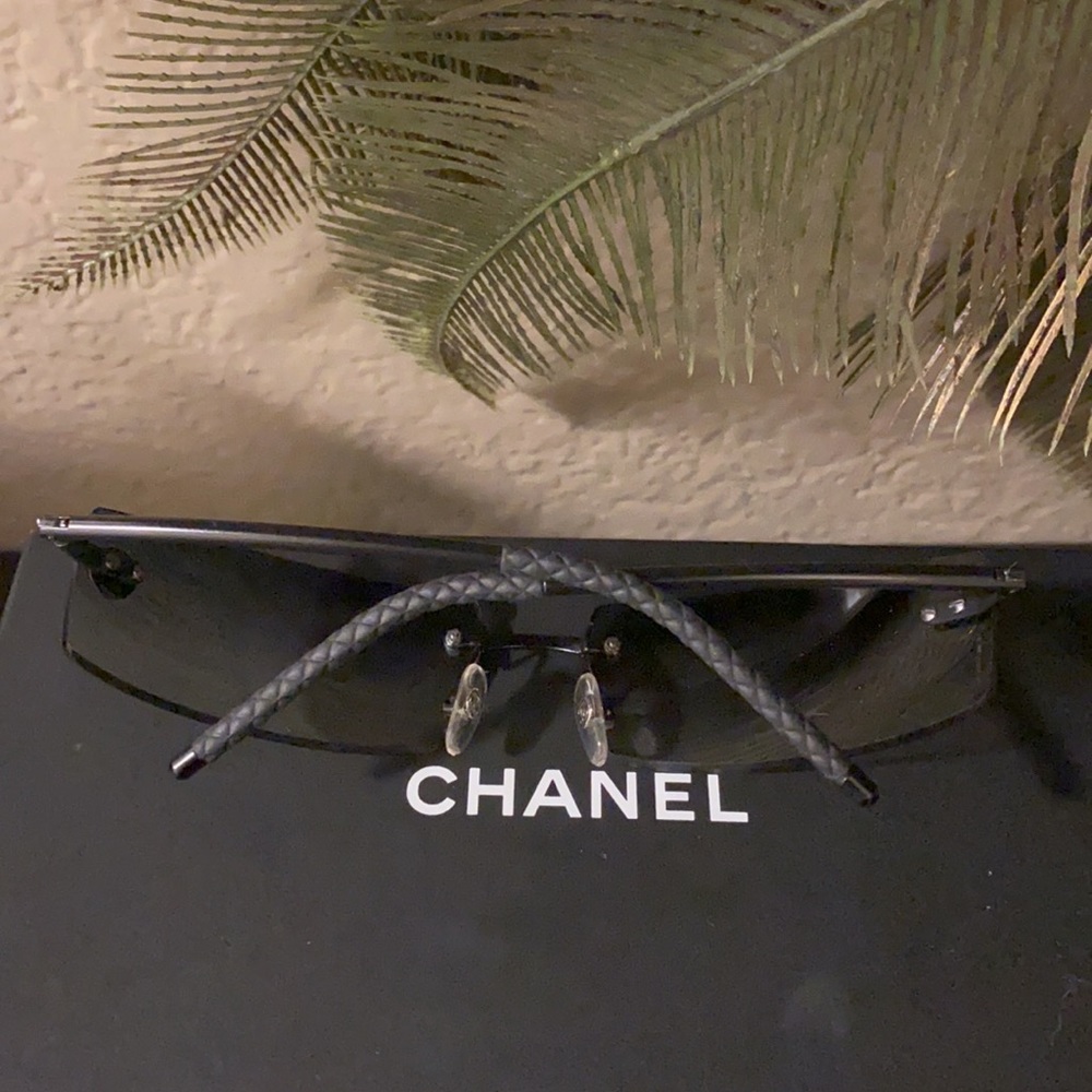 RARE- VINTAGE RIMLESS CHANEL GLASSES - Picture 6 of 10